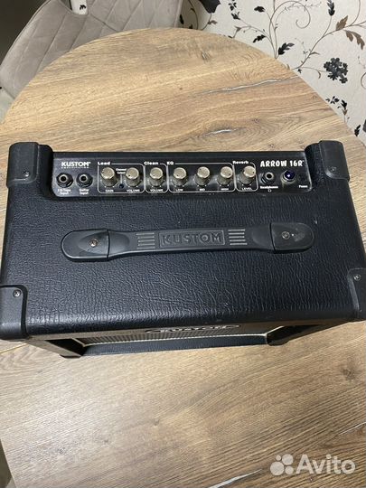 Гитарный комбоусилитель