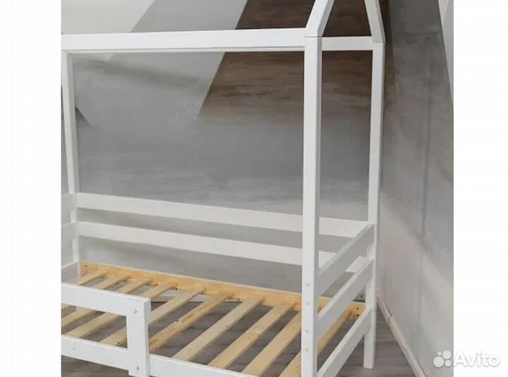 Одноярусная кровать-домик Classic для детей от 3-х