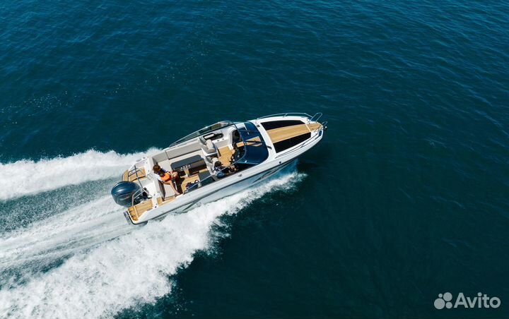 Финский катер Finnmaster T8 с носовой каютой