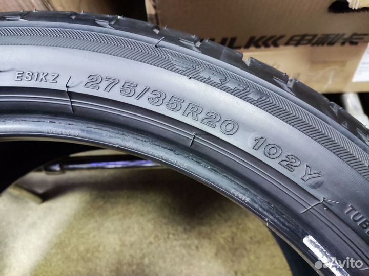 Bridgestone Potenza S001 245/40 R20 и 275/35 R20 102Y