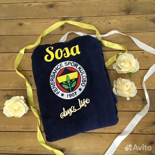 Махровый халат с вышивкой