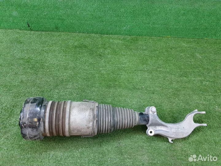 Стойка пневматическая передняя левая Audi Q7 (2015