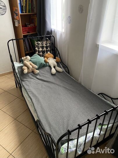 Детская кровать IKEA раздвижная Миннен