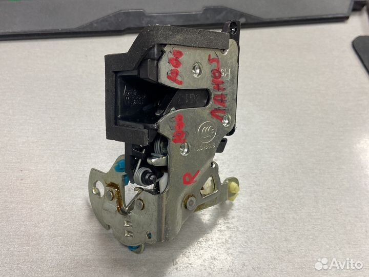 Правый замок двери Lanos