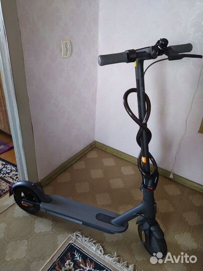 Электросамокат Xiaomi Mi Electric Scooter Essentia