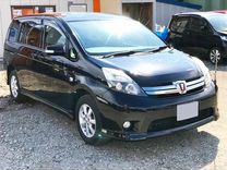 Toyota Isis 1.8 CVT, 2013, 66 000 км, с пробегом, цена 1 100 000 руб.