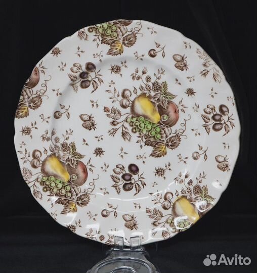 Обеденная тарелка 25 см 