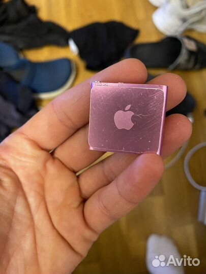 iPod shuffle 4