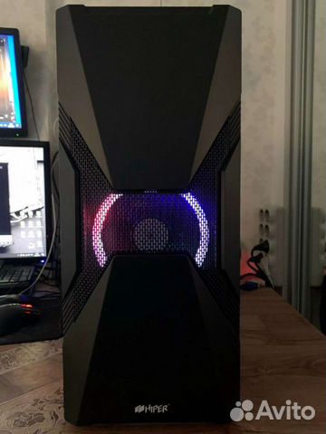 Мощный игровой компьютер с монитором