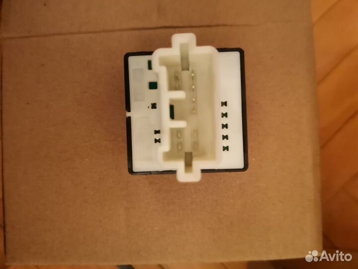 Кнопка управления зеркалами Митсубиси аутлендер 3