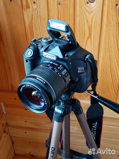 Зеркальный фотоаппарат Canon EOS 600D