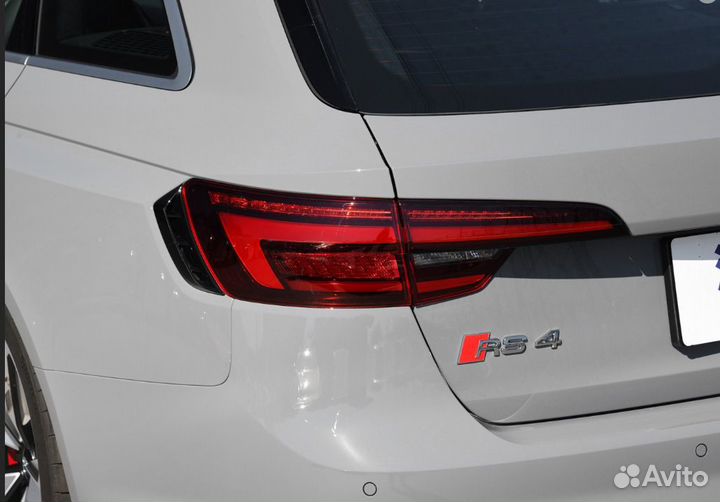 Фонарь Audi RS4 RS5 RS6 левый и правый новые