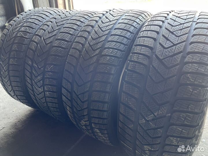 Pirelli Winter Sottozero 3 235/40 R18