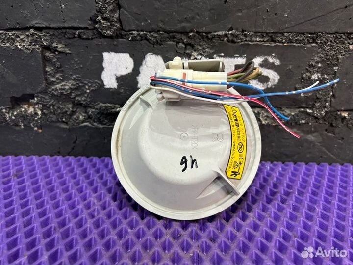 Крышка фары правая Toyota Passo KGC10-0263924 1KR