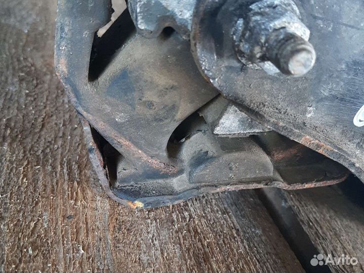 Подушка двигателя Mercedes Benz Vito 638 2.3 D