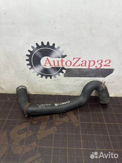 Патрубок системы охлаждения Mercedes W639 Viano