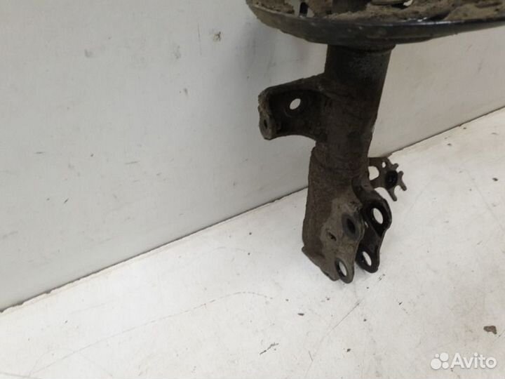 Амортизатор передний правый Toyota Camry V70 2018