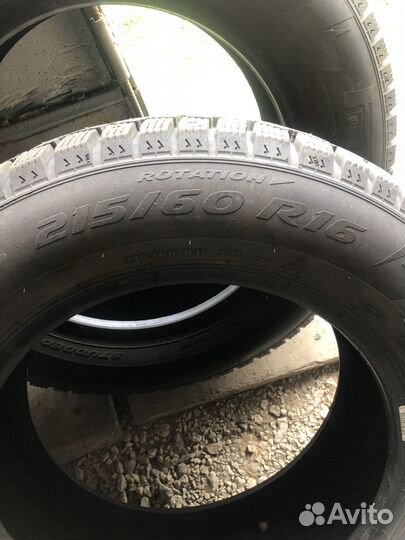 Pirelli Ice Zero 215/60 R16