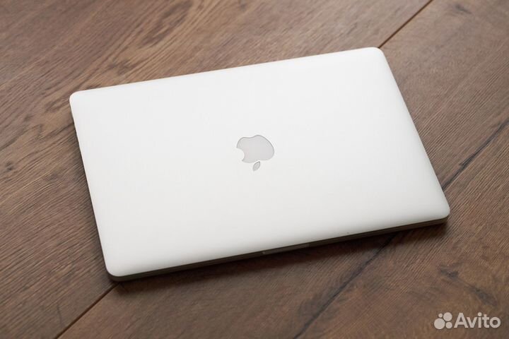 MacBook Pro 15 2015 i7 16gb 256gb