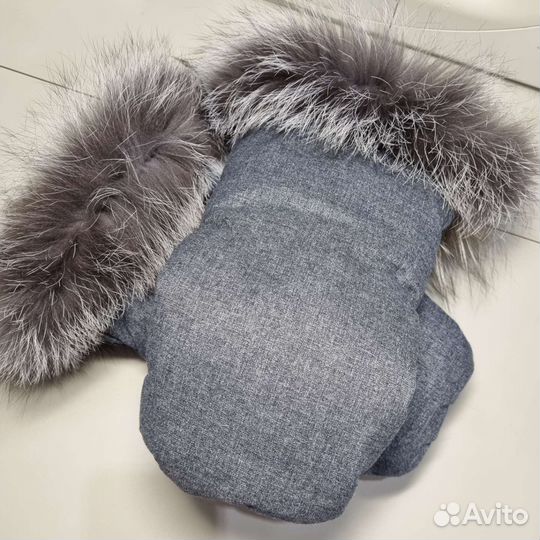 Варежки муфта на коляску или сани с мехом енота