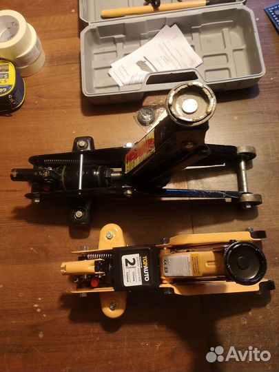 Домкрат гидравлический подкатной 2 т