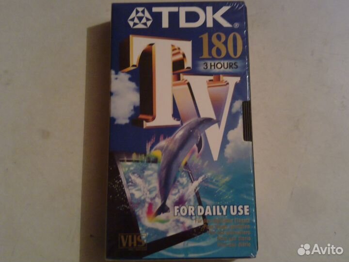 Queen-Видеокассета с док.фильмом(1987г/3части)