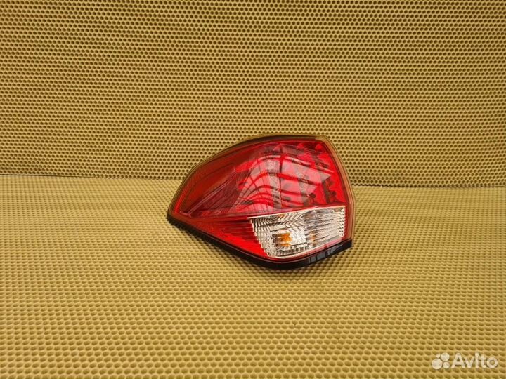 Фонарь в крыло задний левый Infiniti Qx56 Qx80 Z62