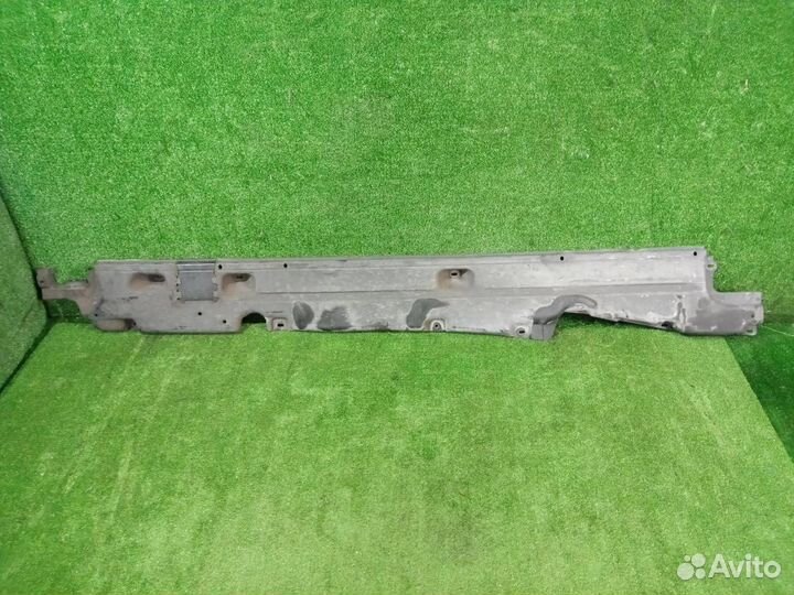 Защита днища кузова правая Audi Q7 4LB BHK (3.6)