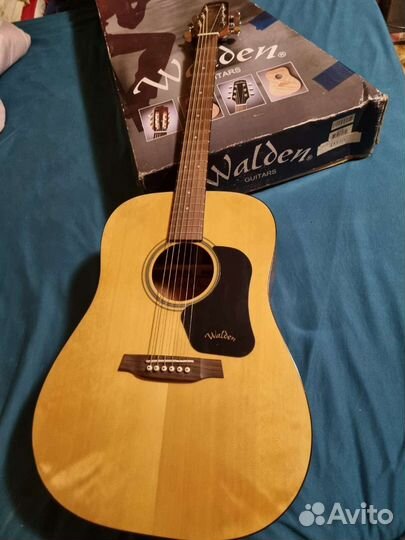 Акустическая гитара