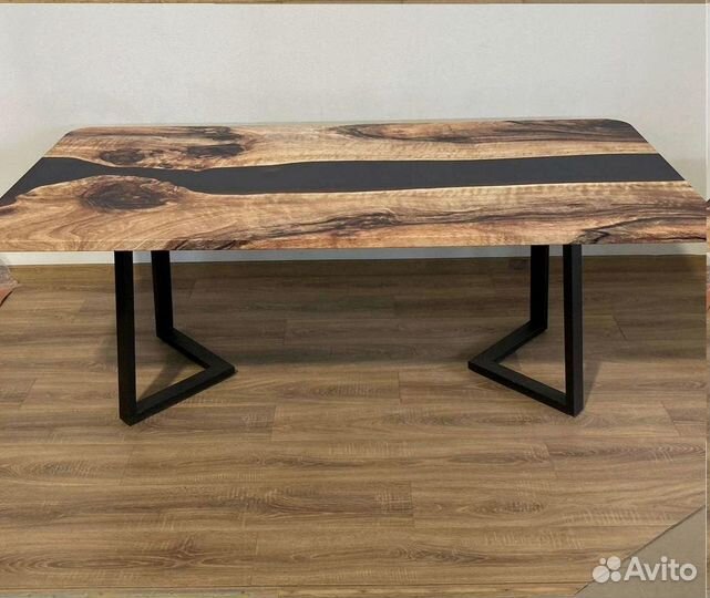 Компьютерный стол 'Entire World'