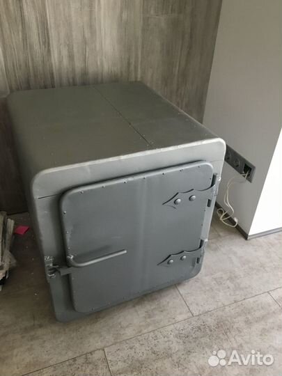 Шкаф металлический