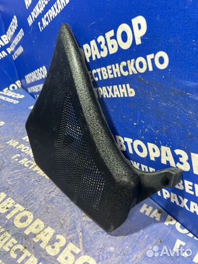 Пластик моторного отсека Audi A6C5 седан AZA 1998