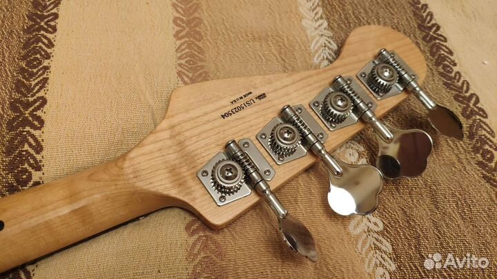 Реплика Fender Precision Bass санбёрст и кэнди эпл