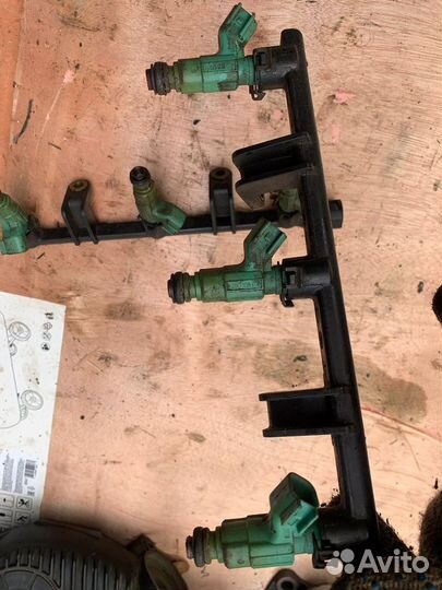 Топливная рампа chrysler sebring 2.7 2000г