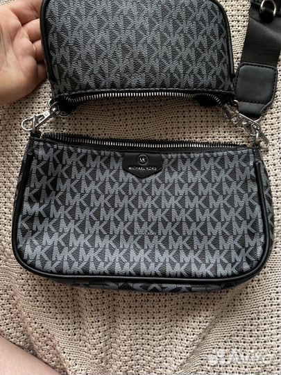 Сумки (на странице еще больше сумок, одежды и обув