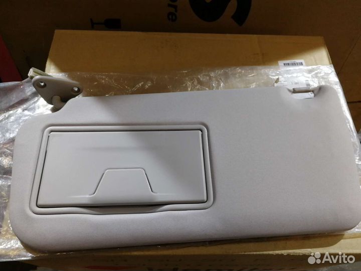 Козырёк солнцезащитный 7620A675HA