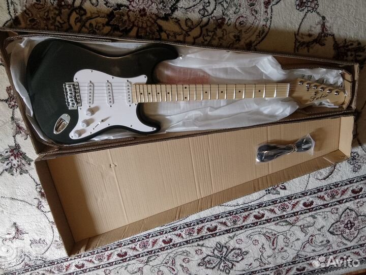 Электрогитара Stratocaster с комбиком новая
