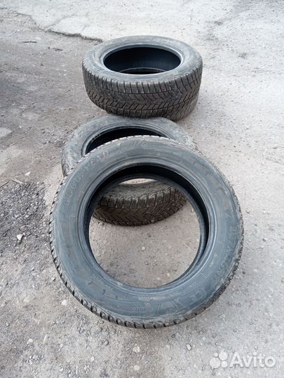 Goodyear UltraGrip Ice 225/60 R18 104T