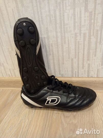 Футбольные бутсы