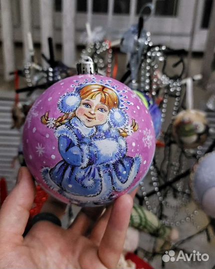 Елочный шар с ручной росписью