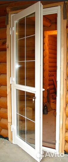 Дверь пластиковая входная