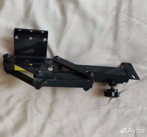 Держатель пульта инвалидной коляски с механизмом о