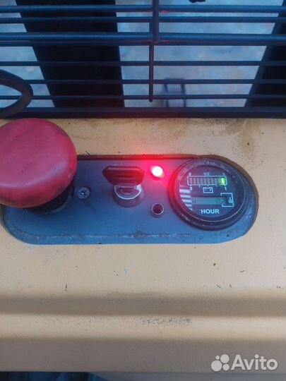 Электроштабелер самоходный