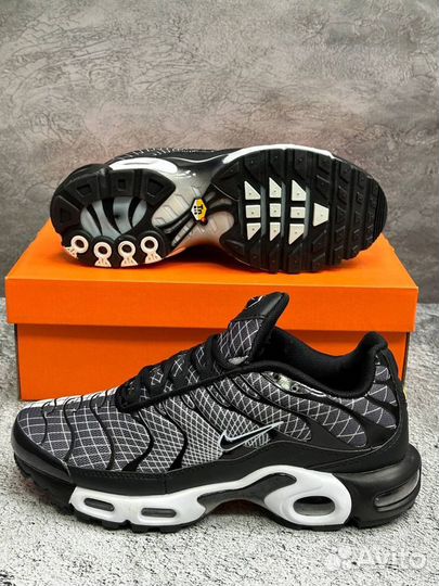 Кроссовки Nike Air Max Tn Plus