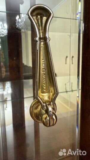 Шкаф витрина