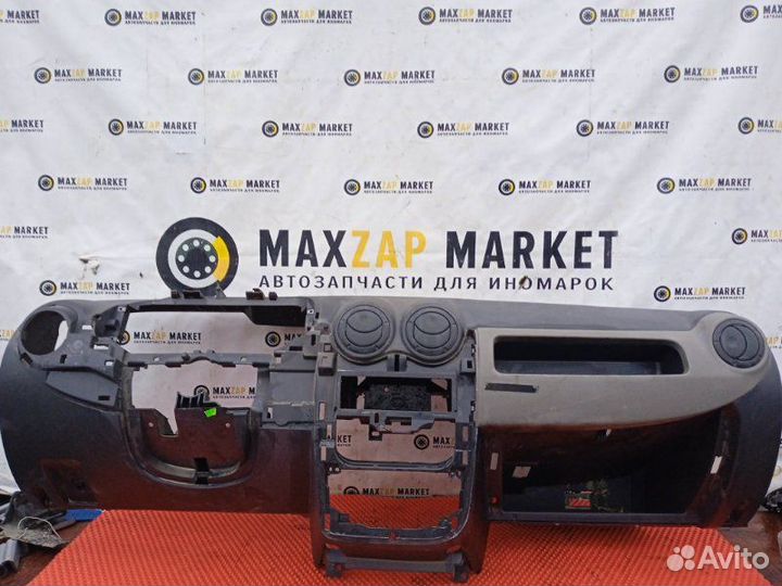 Торпедо Renault Logan 1.5 2011 (б/у)