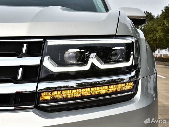 Стекло правой фары Volkswagen Atlas 1 2017-2021