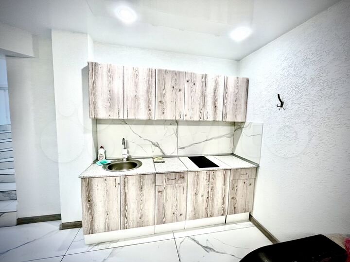 2-к. квартира, 85 м², 1/2 эт.