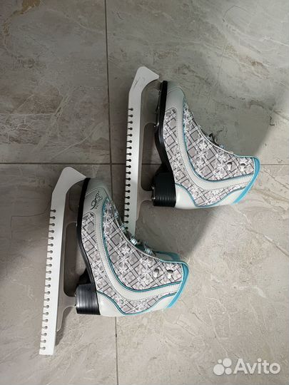 Коньки женские