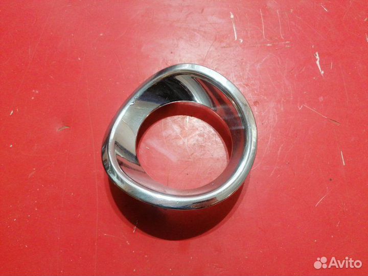 Накладка противотуманной фары Lexus Lx